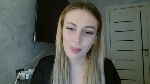 7melania online show from October 2025 04:04:01 PM