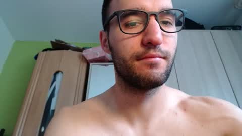 Snapshot of 8000zuerich chatting on May 2026 08:30:01 AM Nicolas online show from May 2026 08:30:01 AM