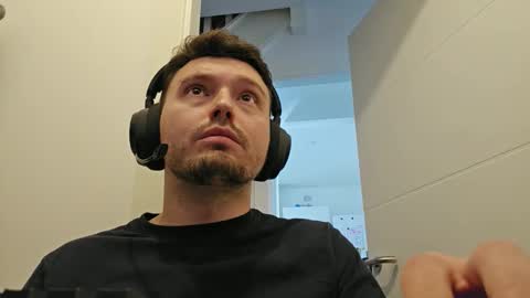 8inchdude93 online show from September 2025 10:08:01 AM