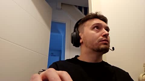 8inchdude93 online show from October 2025 08:39:01 AM