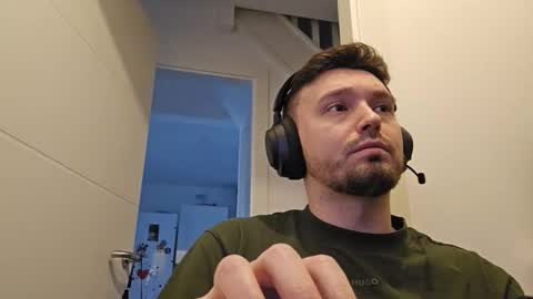 8inchdude93 online show from February 2026 10:18:02 AM