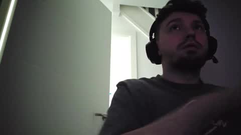 8inchdude93 online show from May 2026 07:37:01 AM