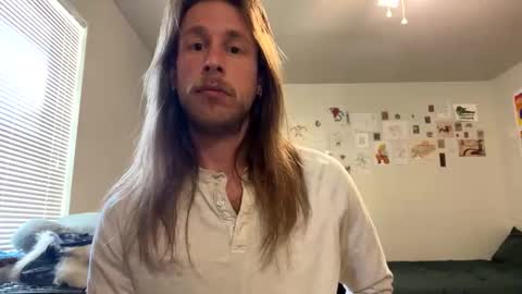 Snapshot of 8inchlife chatting on May 2026 08:58:01 PM CoralShark online show from May 2026 08:58:01 PM