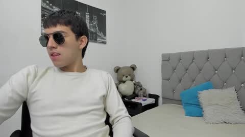 Snapshot of _1dereck chatting on February 2026 12:47:02 PM DERECK online show from February 2026 12:47:02 PM