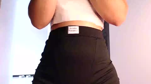 _abrill_20 online show from June 2026 04:08:02 PM