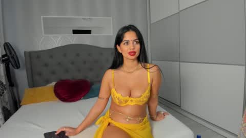 Adelle online show from October 2025 12:23:02 PM