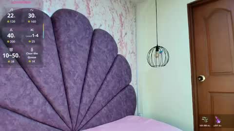 Snapshot of _alaia_collway_ chatting on April 2026 12:08:02 PM Alaia online show from April 2026 12:08:02 PM