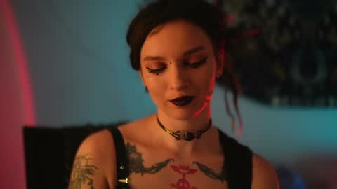 Snapshot of _alicemorrison_ chatting on May 2026 06:05:02 PM Alice Morrison Mistress Datura online show from May 2026 06:05:02 PM