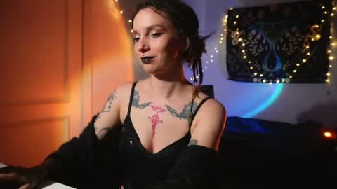 Snapshot of _alicemorrison_ chatting on May 2026 06:16:01 PM Alice Morrison Mistress Datura online show from May 2026 06:16:01 PM