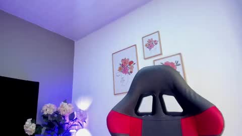  Alice  online show from December 2024 01:04:02 AM