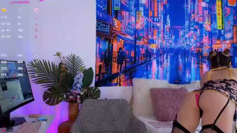 Mia online show from April 2026 02:00:02 PM