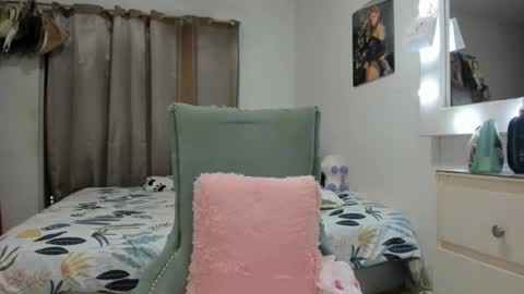 Snapshot of _analia chatting on April 2026 01:19:02 AM Analia online show from April 2026 01:19:02 AM