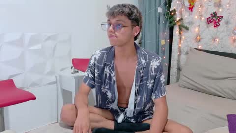 Snapshot of _andrew_williams chatting on December 2024 10:30:01 PM Andres online show from December 2024 10:30:01 PM