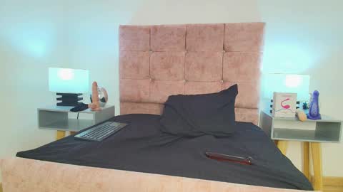 _andrewfalcon2 online show from January 2025 06:17:02 PM