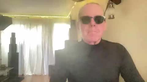 Snapshot of _anneonamouse chatting on April 2026 08:57:02 PM anneonamouse online show from April 2026 08:57:02 PM