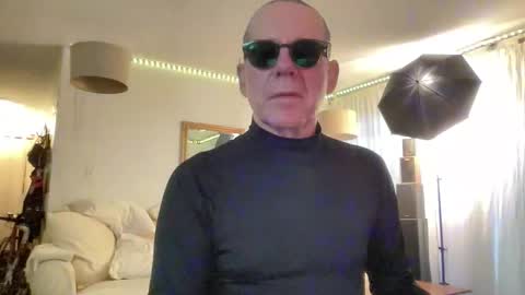 Snapshot of _anneonamouse chatting on May 2026 01:10:02 AM anneonamouse online show from May 2026 01:10:02 AM