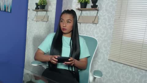 Snapshot of _antonella_green chatting on October 2025 12:07:02 PM _antonella_green online show from October 2025 12:07:02 PM