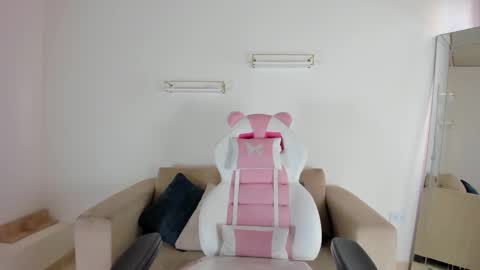    online show from October 2025 12:27:01 PM