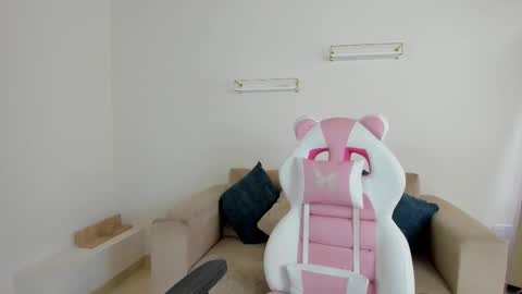    online show from November 2025 12:16:01 PM