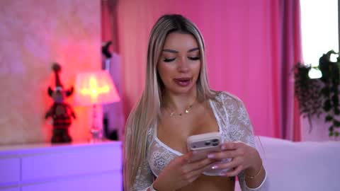 Arielle online show from December 2025 09:24:01 AM