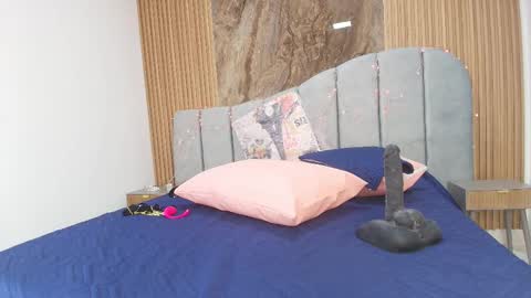 Arlet online show from December 2025 03:05:01 AM