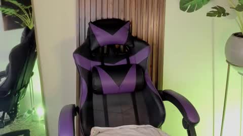   online show from March 2026 12:44:01 PM