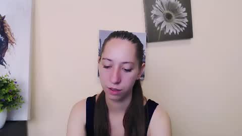 _astraia_ online show from June 2026 06:18:02 AM
