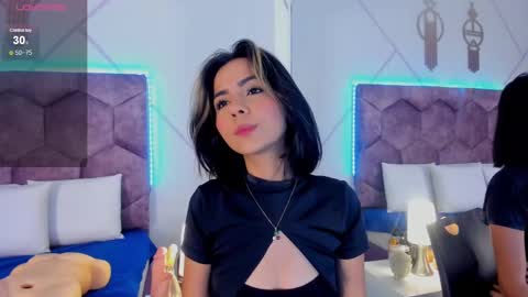 Snapshot of _aurora_collins_ chatting on September 2025 12:08:02 PM _aurora_collins_ online show from September 2025 12:08:02 PM