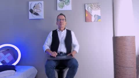 _axelking_ online show from November 2025 11:42:02 AM