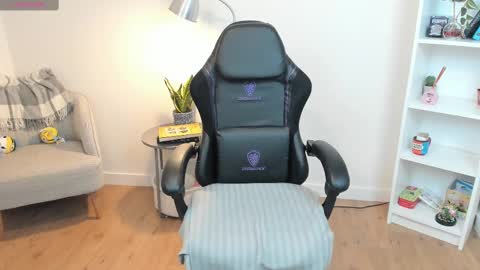 Bella Evans online show from February 2025 05:30:02 AM