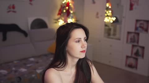 Lili online show from December 2024 12:11:02 AM