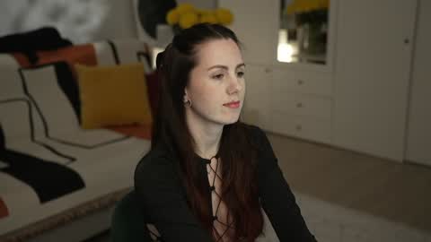 Lili online show from September 2025 11:44:01 AM