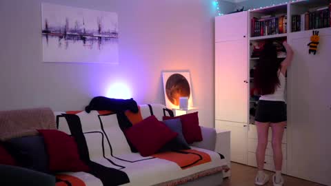 Lili online show from January 2026 06:08:01 AM