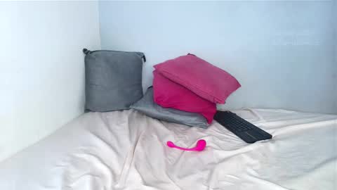 Caro. online show from October 2025 08:07:02 PM