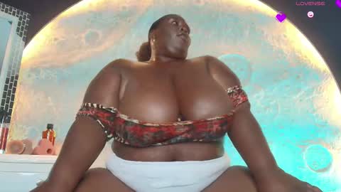 Caro. online show from November 2025 07:34:01 PM