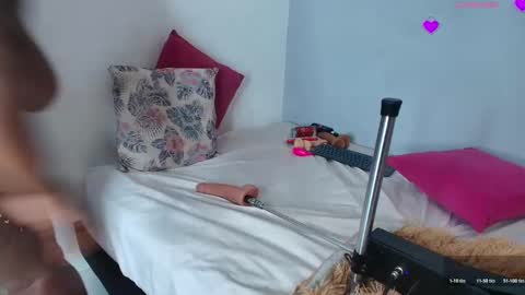 Caro. online show from November 2025 07:35:01 PM