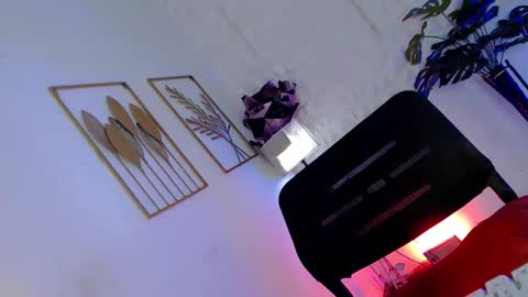 Caroline online show from October 2025 06:03:02 AM