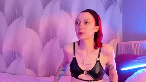 Snapshot of _ccrystaa_ chatting on March 2025 05:33:01 AM Christina Chris online show from March 2025 05:33:01 AM