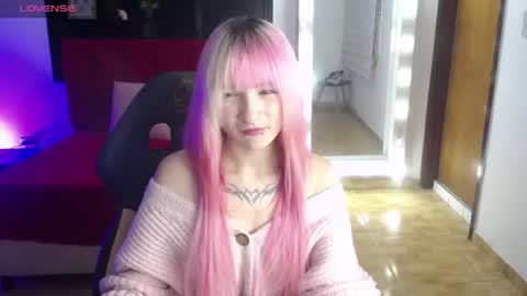 Snapshot of _charlotte_collins_ chatting on June 2026 03:11:02 PM _charlotte_collins_ online show from June 2026 03:11:02 PM