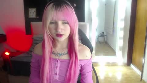 Snapshot of _charlotte_collins_ chatting on July 2026 04:53:02 PM _charlotte_collins_ online show from July 2026 04:53:02 PM