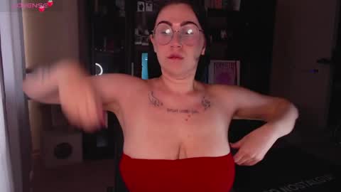 Snapshot of _chrissy__ chatting on May 2026 04:32:01 AM Chrissy online show from May 2026 04:32:01 AM