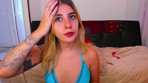  Chloe  online show from January 2025 04:59:02 PM