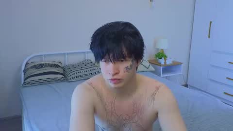 Snapshot of _dream_boys_ chatting on November 2025 04:33:02 AM _dream_boys_ online show from November 2025 04:33:02 AM