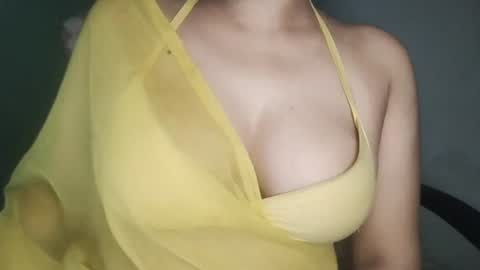 Snapshot of _dreamgirl_0 chatting on June 2026 12:32:02 AM _dreamgirl_0 online show from June 2026 12:32:02 AM