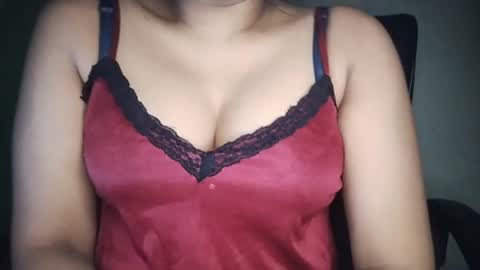 Snapshot of _dreamgirl_0 chatting on June 2026 10:12:02 AM _dreamgirl_0 online show from June 2026 10:12:02 AM