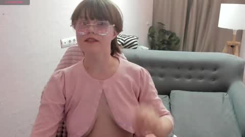 Luna    online show from April 2026 02:12:01 PM