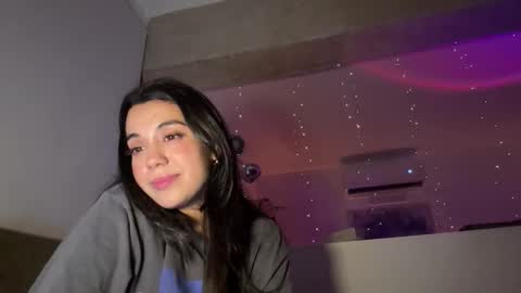 Snapshot of _elena_barra chatting on December 2025 08:18:02 PM elena barra online show from December 2025 08:18:02 PM