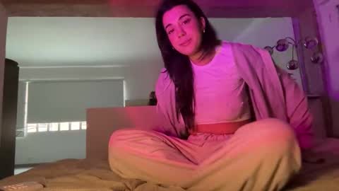 Snapshot of _elena_barra chatting on December 2025 03:10:01 PM elena barra online show from December 2025 03:10:01 PM