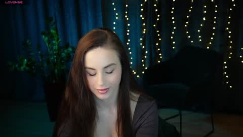 Elice online show from January 2025 12:18:01 PM