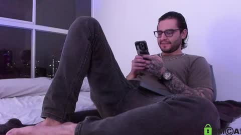  -         online show from October 2025 11:15:01 PM